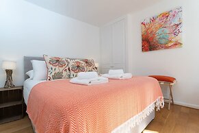 Host Stay Sunny Terrace on Robert Street