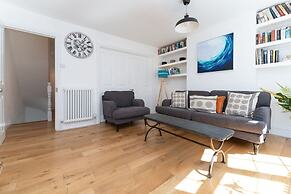 Host Stay Sunny Terrace on Robert Street