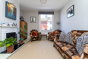 Host Stay Grove Townhouse