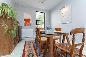 Host Stay Grove Townhouse