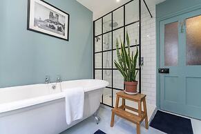 Host Stay Grove Townhouse