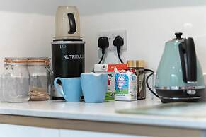 Host Stay Grove Townhouse