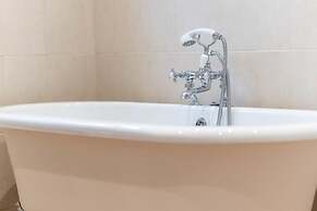 Host Stay Temple Street Townhouse