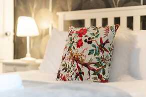 Host Stay Temple Street Townhouse