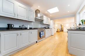 Host Stay Temple Street Townhouse