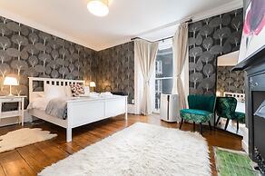 Host Stay Temple Street Townhouse