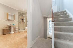 Host Stay Temple Street Townhouse