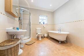 Host Stay Temple Street Townhouse