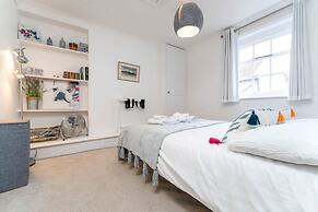 Host Stay Temple Street Townhouse