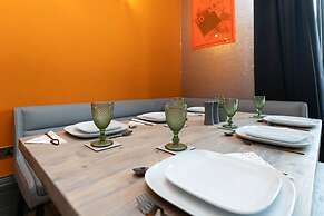 Host Stay Queens Maisonette