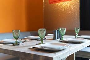 Host Stay Queens Maisonette