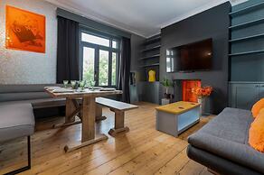 Host Stay Queens Maisonette