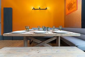 Host Stay Queens Maisonette