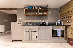 Host Stay Grafton Woodshack