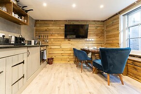 Host Stay Grafton Woodshack