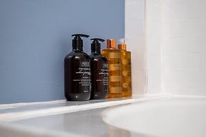 Host Stay Tivoli Den