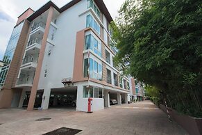 6-58 - 2 Bdr Spacious Penthouse With Shared Pool