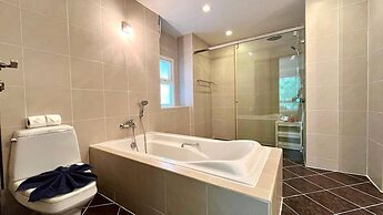 6-58 - 2 Bdr Spacious Penthouse With Shared Pool