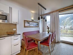 Luxury Apartment With Balcony and Access to Sauna