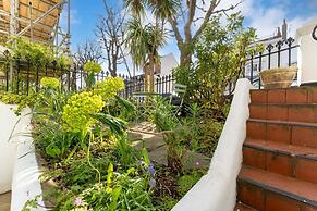 Host Stay Upper Rock Rest