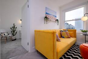 Host Stay Good Vibes at Buckingham