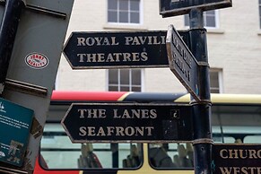 Host Stay Good Vibes at Buckingham