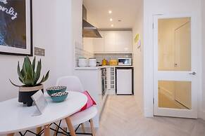 Host Stay Good Vibes at Buckingham