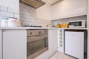 Host Stay Good Vibes at Buckingham