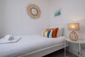 Host Stay Good Vibes at Buckingham