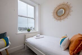 Host Stay Good Vibes at Buckingham