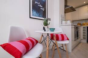 Host Stay Good Vibes at Buckingham