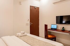 The Lodgers Hotel and Banquet Sector 38