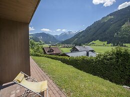 Holiday Home in Konigsleiten With Swimming Pool