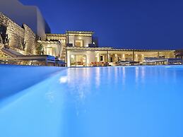 Coastal Retreat With Wellness