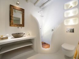 Coastal Retreat With Wellness