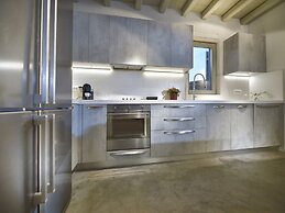 Coastal Retreat With Wellness