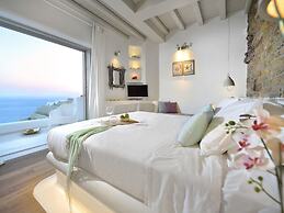 Coastal Retreat With Wellness