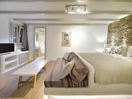 Coastal Retreat With Wellness