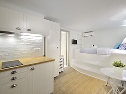 Coastal Retreat With Wellness