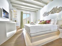 Coastal Retreat With Wellness