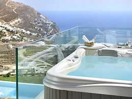 Coastal Retreat With Wellness