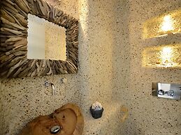 Coastal Retreat With Wellness