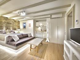 Coastal Retreat With Wellness