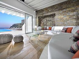 Coastal Retreat With Wellness