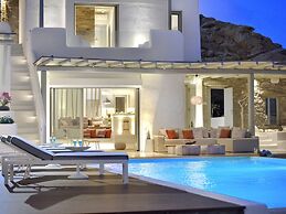 Coastal Retreat With Wellness