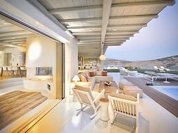 Coastal Retreat With Wellness