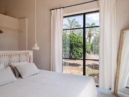 Lavish Villa With Private Pool