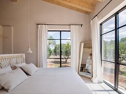 Lavish Villa With Private Pool