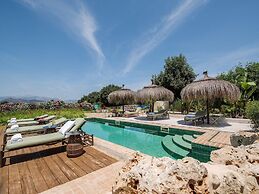 Lavish Villa With Private Pool