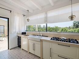 Lavish Villa With Private Pool